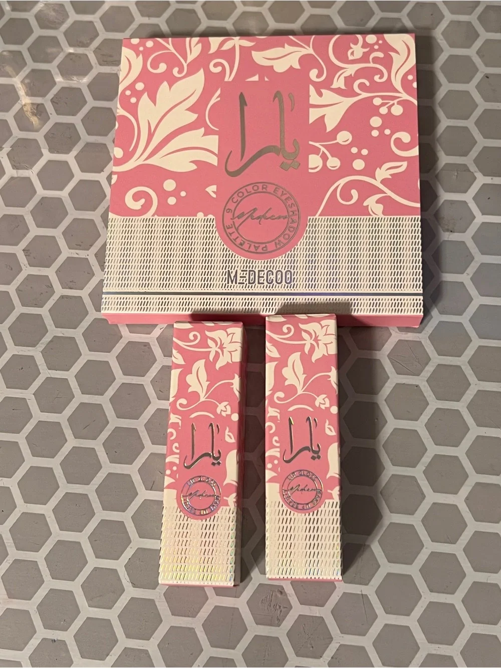Medecoo 9-Color Eyeshadow Palette with pink and clear lip gloss bundle